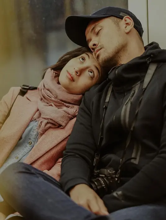 Seperti diketahui, Chicco Jerikho dan Putri Marino menggelar pernikahannya di Sofitel Hotel, Bali pada Sabtu (3/3/2018). Tidak banyak undangan yang dibagikan pada saat pernikahannya. (Instagram/putrimarino)