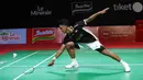 Tertinggal, Alwi Farhan bangkit dan berhasil bermain konsisten sekaligus mengamankan set kedua dan ketiga. Tampak dalam foto, pebulu tangkis tunggal putra Indonesia, Alwi Farhan saat berlaga melawan wakil China, Wang Zheng Xing, pada babak 16 besar Indonesia Masters 2026 di Istora Gelora Bung Karno, Senayan, Jakarta, Kamis (22/1/2026). (Bola.com/M Iqbal Ichsan)