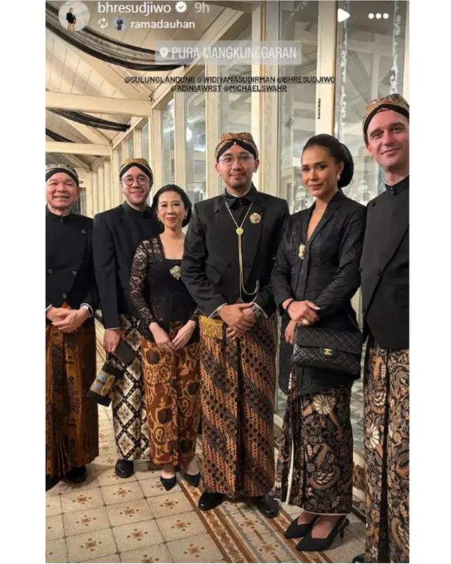 Potret 7 seleb ikuti ritual kirab Malam Satu Suro Solo 2025, penuh khidmat