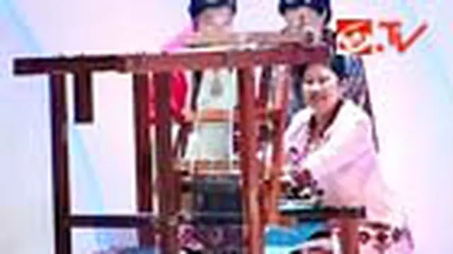 Ibu Ani Luncurkan Buku Tenun Indonesia
