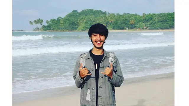 Ingat Somat di Eneng dan Kaos Kaki Ajaib? Ini 6 Potretnya Jadi Videographer