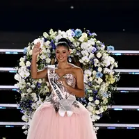 Joheirry Mola Dominguez dari Republik Dominika merayakan kemenangannya setelah dimahkotai sebagai Miss World edisi ke-75 di 2 April Square, Nha Trang, Provinsi Khanh Hoa, pada 5 September 2026. (Nhac NGUYEN/AFP)
