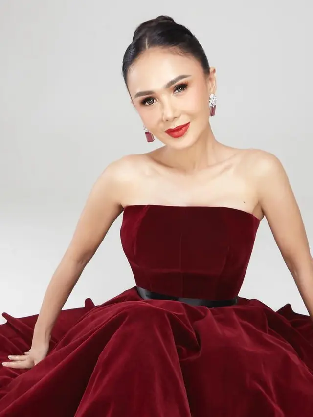 Yuni Shara saat Pesta Ulang Tahun ke-52 Tahun. [@yunishara36]