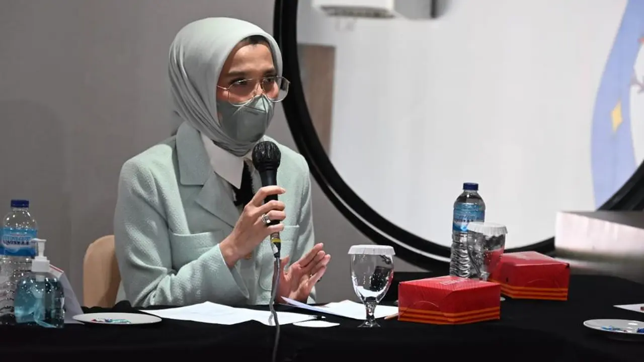 Arzeti Bilbina mengunjungi RSAB  Harapan Kita.