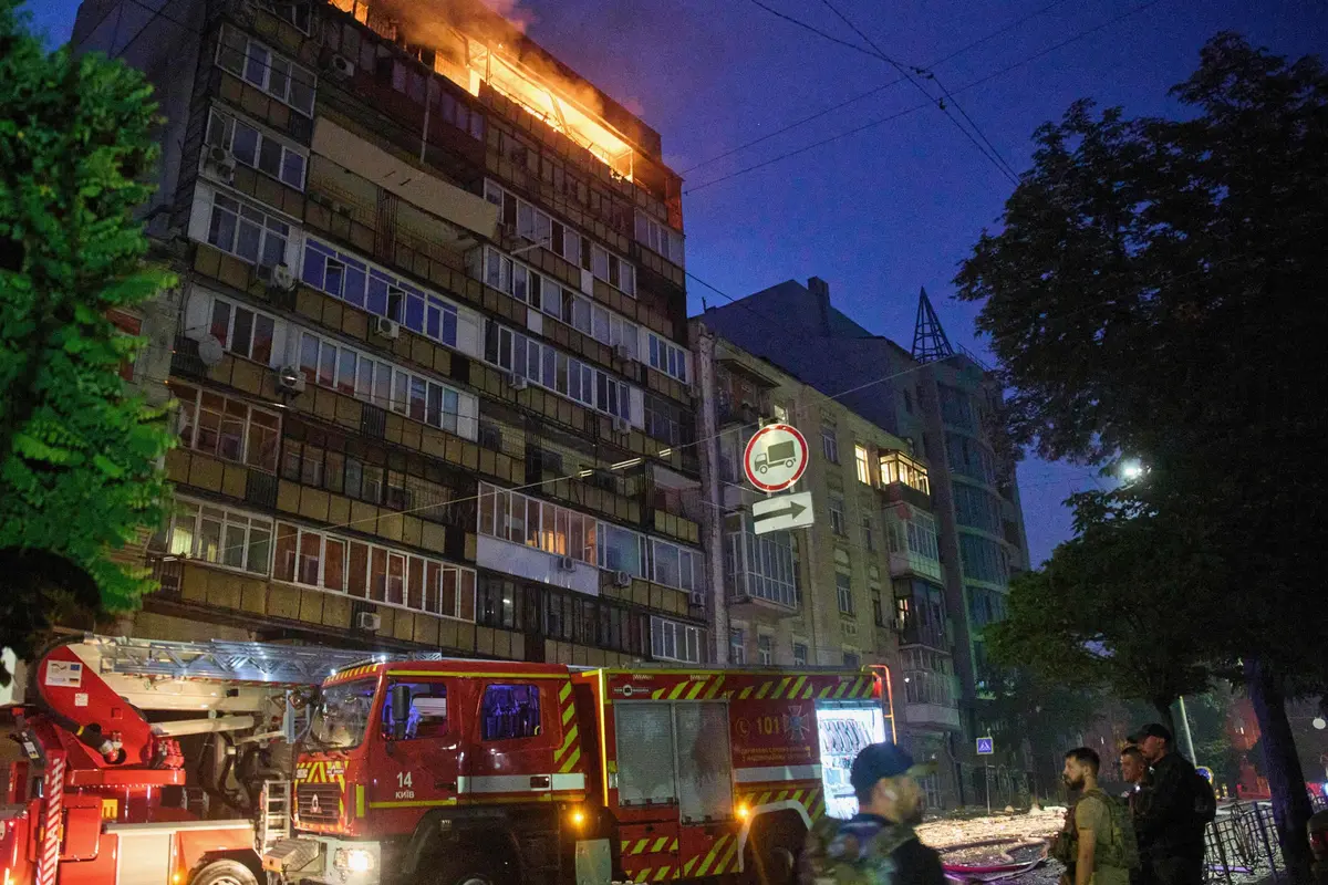 Puluhan Warga Kyiv Berlindung di Stasiun Kereta Bawah Tanah
