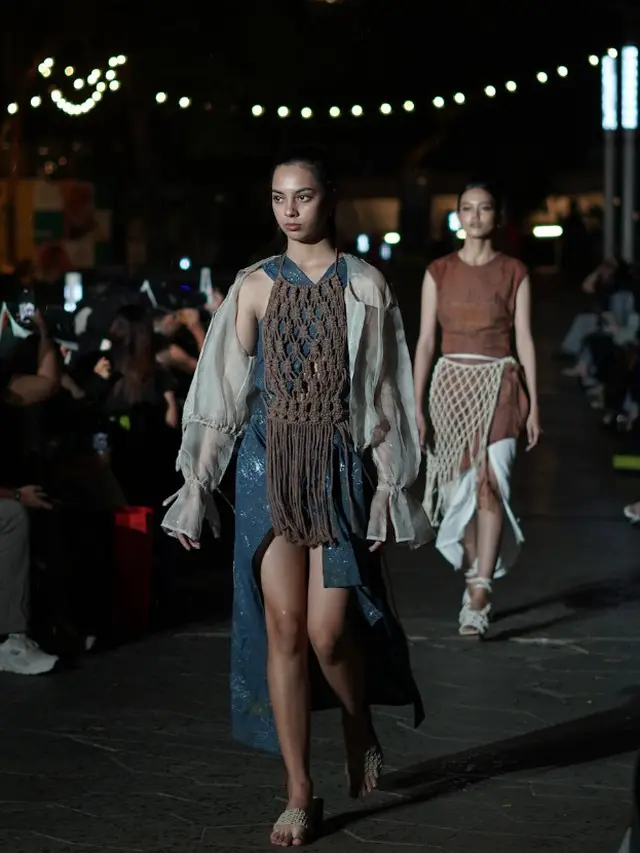 222 Looks Karya Lulusan ESMOD Jakarta. Dok. ESMOD Jakarta