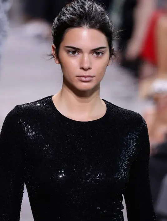 Seperti yang diketahui, profesi Kendall yang sebagai model tentunya menuntut ia untuk terus menjaga bentuk tubuhnya agar tetap ramping. Terlihat dalam foto yang diunggahnya beberapa waktu lalu. (AFP/JP Yim)