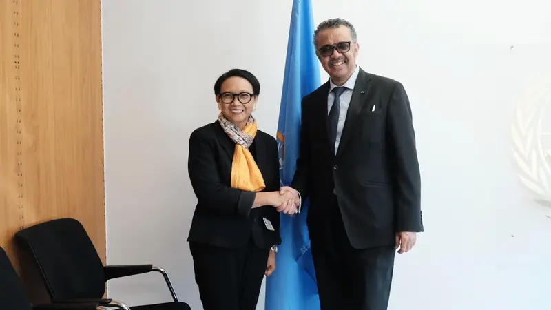 Menlu RI, Retno Marsudi bersama Dirjen WHO, Tedros Adhanom Ghebreyesus di Jenewa, Swiss (24/2/2020). (Foto: Kementerian Luar Negeri RI via: Kemlu.go.id)