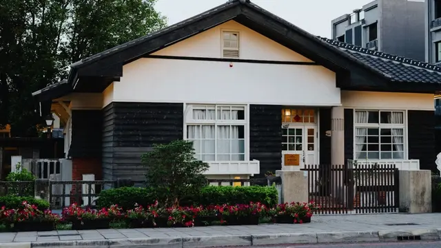 Ilustrasi Rumah ala Korea (credit: po yu wu/unsplash)