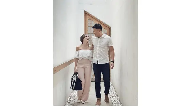 7 Potret Mesra Gisel dan Wijin, Pre-Wedding?