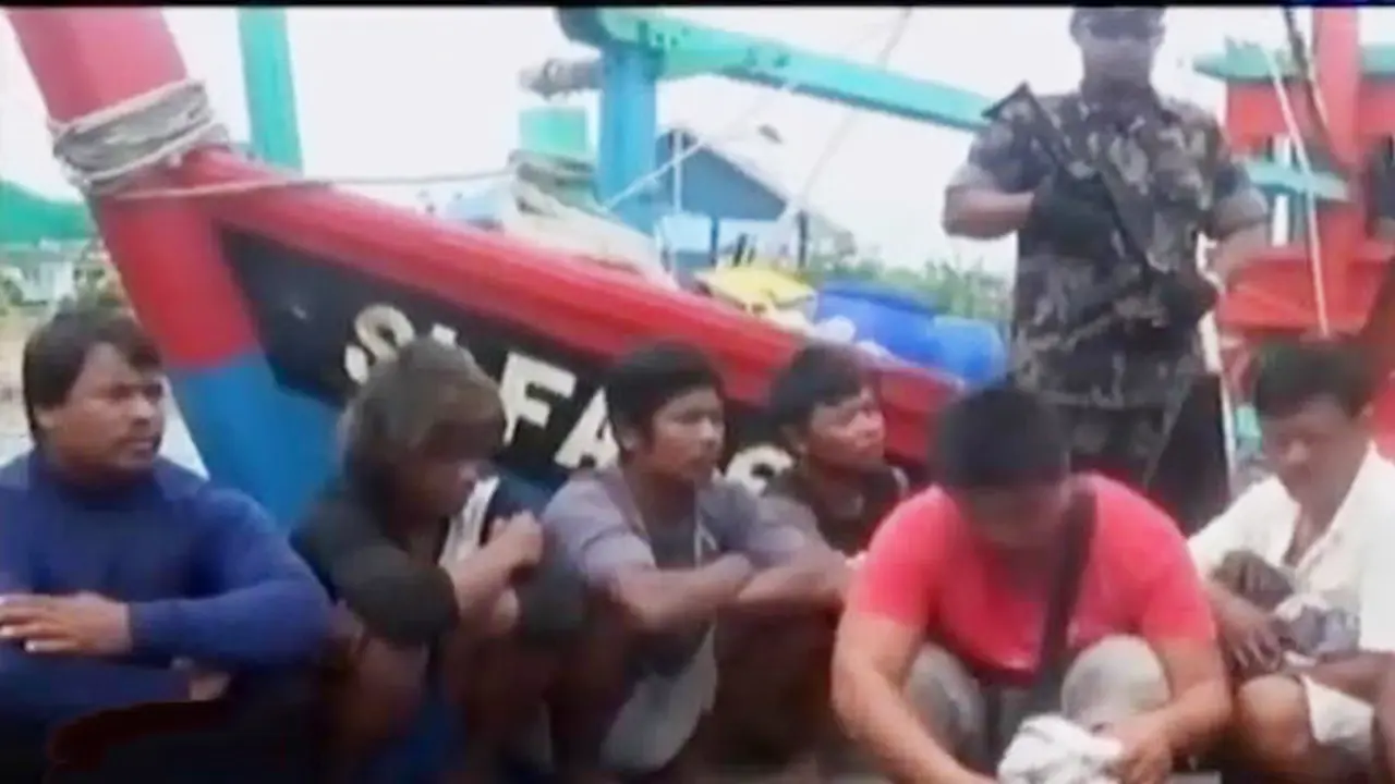 VIDEO: 3 Kapal Pencuri Ikan Asal Malaysia Ditangkap di Batam 