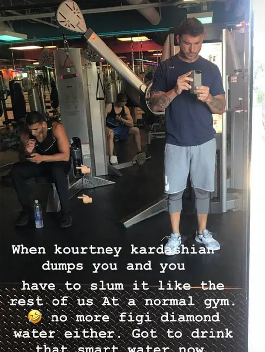 "Saat Kourtney Kardashian meninggalkanmu dan kamu harus melarat seperti kita di gym yang biasa," tulis Jax di Instagram Story miliknya. (instagram/mrjaxtaylor)