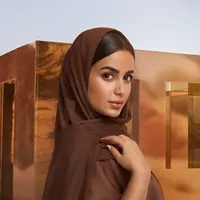 Riasan hangat bisa tercipta dari kemewahan riasan bertema Golden Oase.