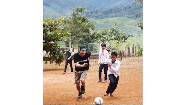 7 Potret Siwon Super Junior Saat Jadi Duta UNICEF Ini Bikin Salut