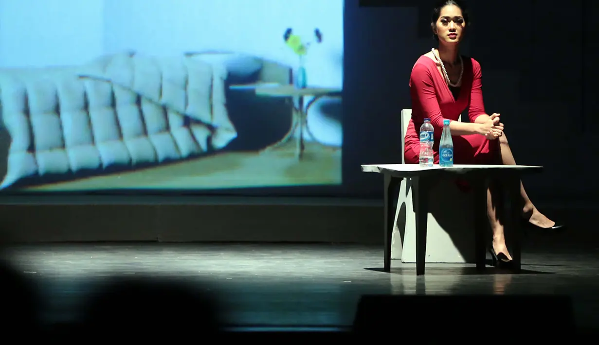 Pertunjukan digelar pada 28 Januari 2017 di Taman Ismail Marzuki (TIM), Cikini, Jakarta Pusat. Bagi Prisia, menjadi tantangan tersendiri melakoni teater. (Deki Prayoga/Bintang.com)