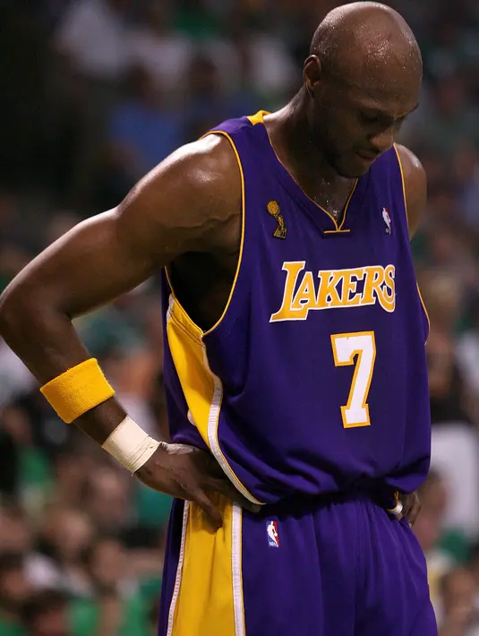 Setelah bersedia menjatuhkan tanda tangannya di surat cerainya itu, tersiar kabar Lamar Odom tidak akan menjalin komunikasi lagi dengan Khloe Kardashian. (AFP/Bintang.com)