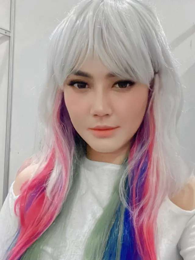 6 Gaya Rambut Nita Gunawan yang Paling Curi Perhatian, Ada yang Mirip Chun Li