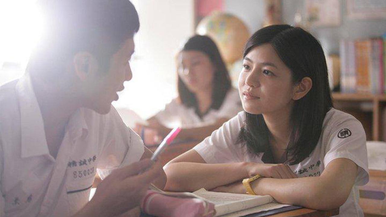 Sekolah di China Punya Aturan Aneh Agar Siswanya Tak Pacaran