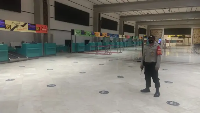 Pelarangan Mudik Hari Pertama, Terminal 2 Bandara Soekarno-Hatta (Soetta) Sepi