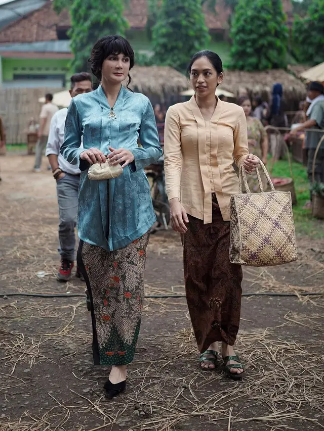 9 Model Kebaya yang Dikenakan Luna Maya