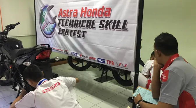 PT. Astra Honda Motor (AHM) menggelar press conference mengenai kompetisi teknik sepeda motor 2017