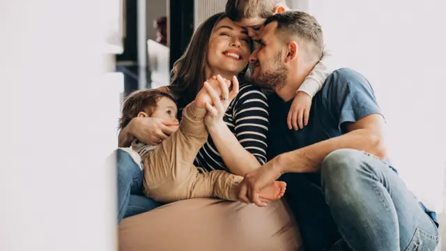 Gambar Ilustrasi Keluarga Bahagia