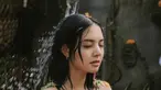 Perayaan Nyepi sudah dirayakan umat Hindu tak terkecuali di Bali. Tak ketinggalan Aurelie Moeremans ikut menyempatkan diri untuk melakukan ritual melukat. Menariknya, sebelum menggiring persepsi netizen, wanita 29 tahun ini menegaskan dirinya tak pindah agama.(Liputan6.com/IG/aurelie)