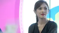 Hadir aktris dan presenter Dian Ayu dalam acara Women's Talk bertema 'Mom and Career' di XL Xplor – Senayan City Lt. 4, Jakarta, Rabu (19/11/2014). (Liputan6.com/Herman Zakharia)