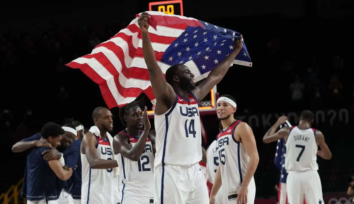 Amerika Serikat berhasil meraih medali emas basket Olimpiade Tokyo 2020 usai mengalahkan Prancis dengan skor 87-82 pada laga final di Saitama Super Arena, Sabtu (7/8) siang WIB. (Foto: AP/Eric Gay)