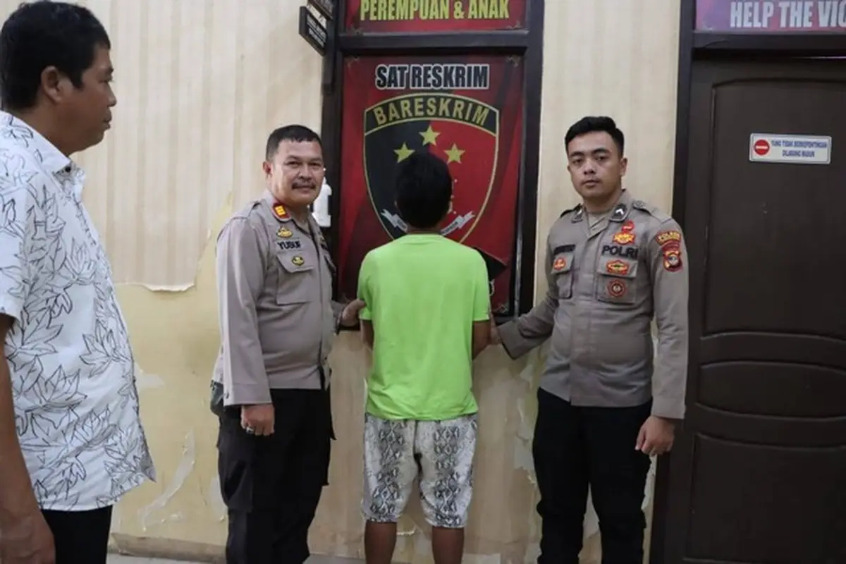 Pelaku YD saat diamankan Polres Tanggamus. Foto: (Polres Tanggamus)