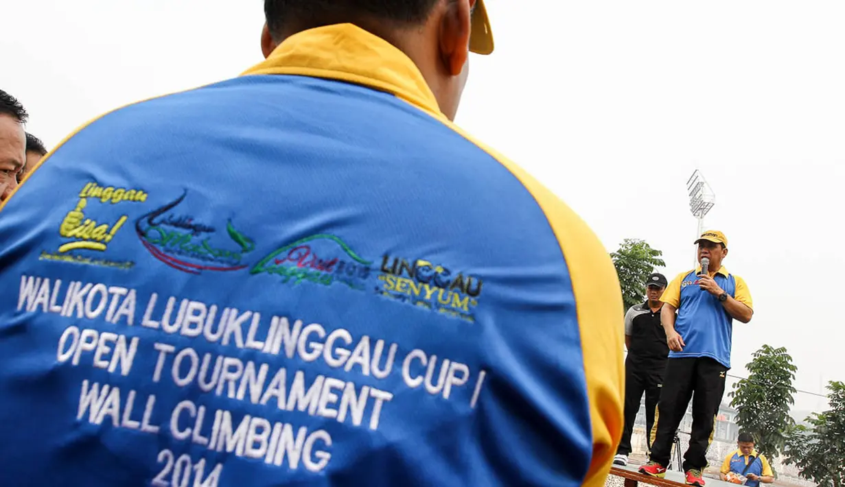 Open Tournamen Climbing Wall Walikota Cup 2014 ini dalam rangka HUT Kota Lubuklinggau ke- IIX, (10/10/14). (Liputan6.com/Faizal Fanani)