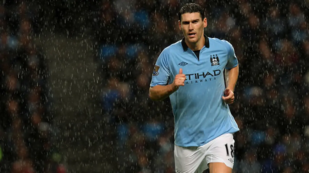 gareth-barry-130905c.jpg