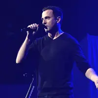 Dunia musik kembali dirundung duka. Tommy Page, penyanyi yang terkenal di era 90-an ini meninggal dunia dalam usia 46 tahun. Belum diketahui penyebabnya, Tommy meninggal diduga lantaran bunuh diri. (AFP/Bintang.com)