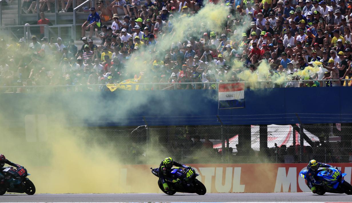 Suasana balapan MotoGP Belanda di Sirkuit Assen, Belanda, Minggu (30/6/2019). Vinales sukses menjadi juara dengan catatan waktu 40 menit 55,415 detik. (AP//Peter Dejong)