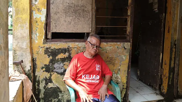 Warga penghuni kampung zombie
