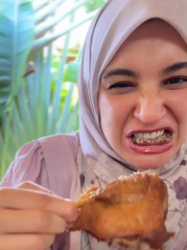 Shireen Sungkar kulineran (Instagram/shireensungkar)