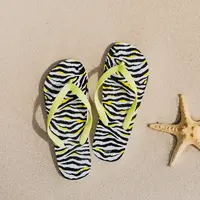 3 hal penting yang harus kamu perhatikan saat membeli sandal jepit baru.  | pexels.com/@karolina-grabowska