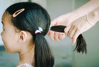 Ilustrasi jepit rambut anak. (Photo by 张 Shining on Unsplash)