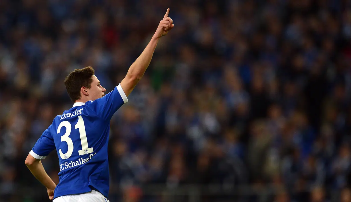 Bakat Julian Drexler mulai berkembang ketika dirinya bermain untuk Schalke 04. Dalam 170 kali penampilan gelandang kelahiran Gladbeck, Jerman, ini berhasil menorehkan 30 gol dan 20 assist. (AFP/Patrik Stollarz)