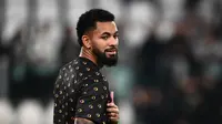 Pemain Juventus Douglas Luiz (AFP)