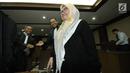 Mantan Menkes, Siti Fadilah Supari usai menjalani sidang perdana PK di Pengadilan Tipikor, Jakarta, Kamis (31/5). Sebelumnya, Siti dinyatakan terbukti menyalahgunakan wewenang pengadaan alat kesehatan (alkes). (Liputan6.com/Helmi Fithriansyah)