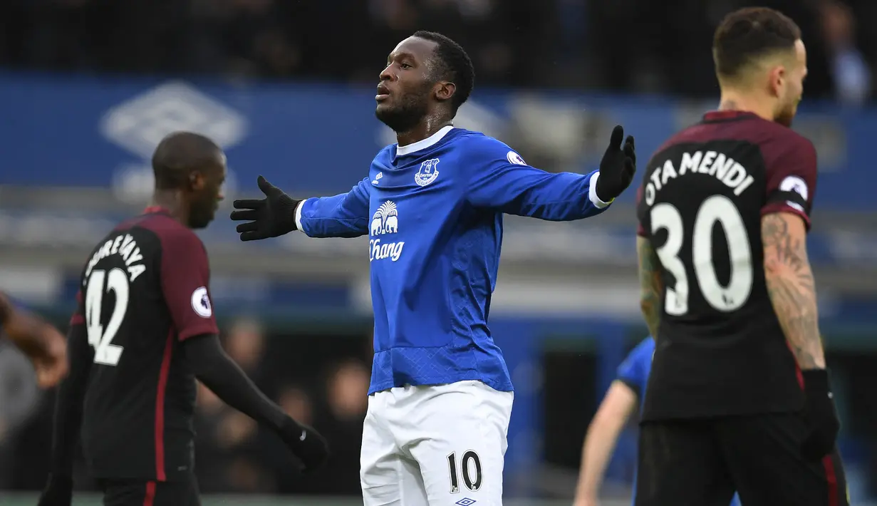 5. Everton (87 Gol). Everton mengontrak permanen Romelu Lukaku pada musim 2014/2015 setelah 1 musim peminjamannnya. Selama 3 musim di Everton, Romelu Lukaku tumbuh menjadi striker tajam. Hingga kontraknya berakhir pada akhir musim 2016/2017, 87 gol dicetaknya dalam 166 penampilan. (AFP/Paul Ellis)
