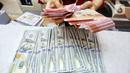 Di samping itu, penguatan rupiah terbatas setelah data China yang baru dirilis menunjukkan aktivitas manufaktur lebih lemah dari harapan, yakni 49,2 dengan ekspektasi 50,2. (Liputan6.com/Angga Yuniar)