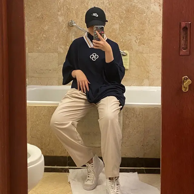 8 Potret OOTD Hijab Casual dengan Sneakers ala Zaskia Adya Mecca hingga Shireen Sungkar