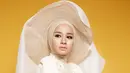 Setelah berhijab Laudya Cynthia Bella tak sembarangan memilih peran untuk sinetron dan film.(Photo by IG @mariophotographie, Dress n hat by IG @byayudiahandari hijab by IG @hauriscarves, Bintang.com)