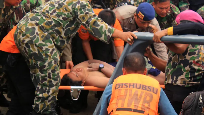 20151013-Ini Penumpang Heli Jatuh yang Ditemukan Selamat di Danau Toba-Sumatera