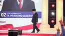 Capres nomor urut 02 Prabowo Subianto hadir dalam debat kedua Pilpres 2019 di Hotel Sultan, Jakarta, Minggu (17/2). KPU memenuhi permintaan publik dengan tidak membocorkan pertanyaan sebelum debat. (Liputan6.com/Faizal Fanani)
