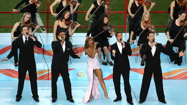 [Bintang] Il Divo dan Toni Braxton