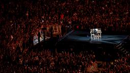 Bintang Pop dan penyanyi asal Amerika Serikat, Lady Gaga mencatat sejarah baru setelah sukses menggelar konser yang ditonton oleh 2,5 juta orang dalam satu malam. (Daniel RAMALHO/AFP)