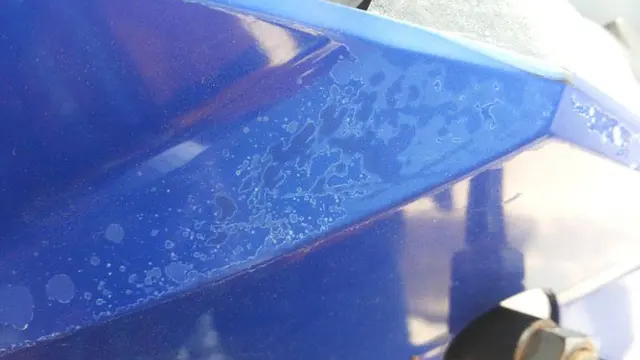 Bercak di Bodi Motor